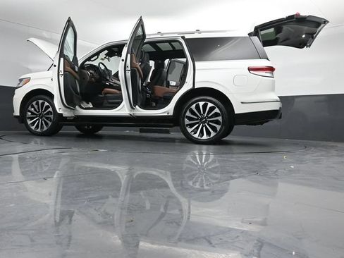 Certified 2023 Lincoln Navigator Reserve AWD/4WD image 59