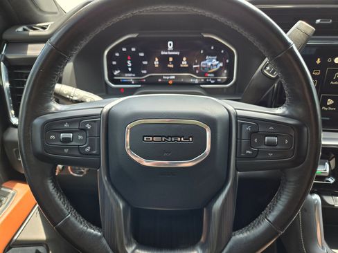 Used 2024 GMC Sierra 2500 Denali Ultimate AWD/4WD image 11