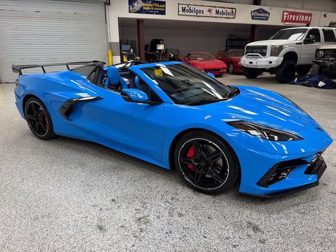 Used 2023 Chevrolet Corvette Stingray Premium Conv w/ Z51 Performance Package RWD image 16