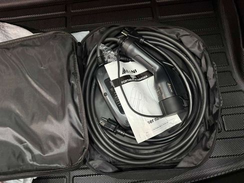 Used 2022 Chevrolet Bolt EUV LT w/ Convenience Package image 52