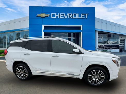 Certified 2023 GMC Terrain Denali w/ Denali Premium Package image 11