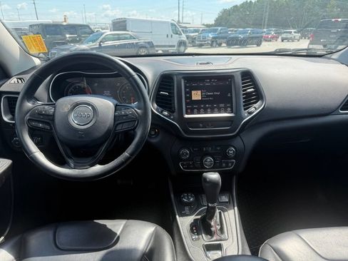 Used 2019 Jeep Cherokee Trailhawk w/ Cold Weather Group AWD/4WD image 7