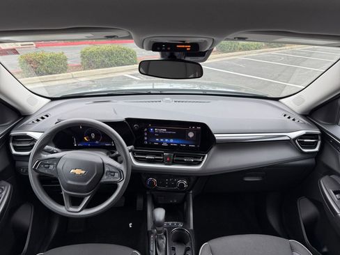 Used 2025 Chevrolet TrailBlazer LT image 31