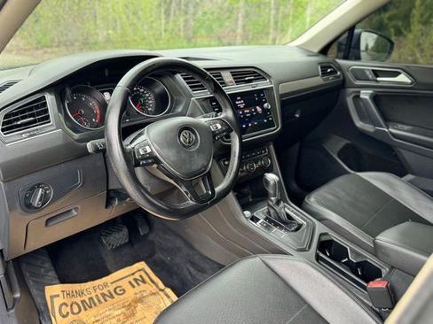 Used 2018 Volkswagen Tiguan SEL FWD image 10
