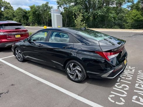 Used 2025 Hyundai Elantra SEL FWD image 7