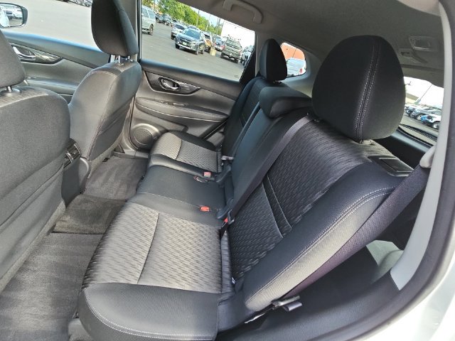 Used 2018 Nissan Rogue SV w/ Premium Package AWD/4WD image 34