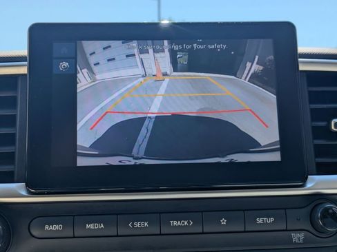 Used 2025 Hyundai Venue SEL FWD image 20