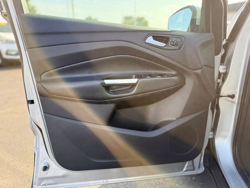 Used 2017 Ford Escape Titanium FWD image 34