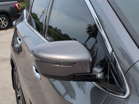 Used 2022 Nissan Murano SV FWD image 11