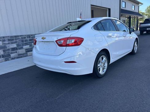 Used 2016 Chevrolet Cruze LT FWD image 3