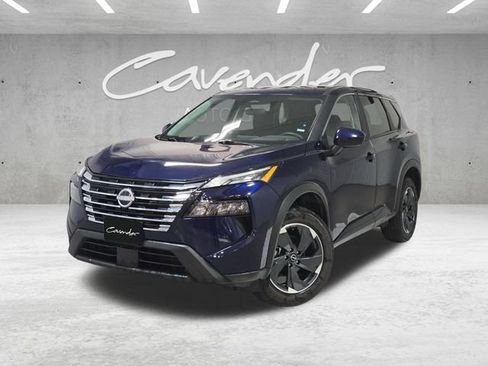 Used 2025 Nissan Rogue SV image 1