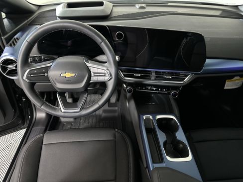 New 2025 Chevrolet Equinox EV LT w/ Convenience Package II image 53