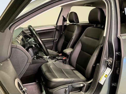 Used 2017 Volkswagen Golf S image 20