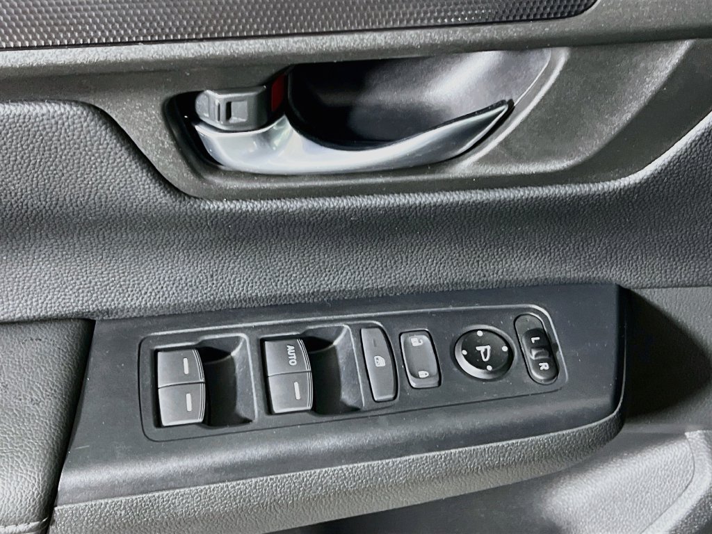 Used 2025 Honda CR-V LX image 16