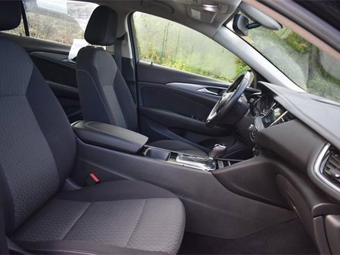 Used 2019 Buick Regal Preferred w/ Sights and Sounds Package image 12