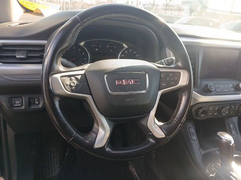 Used 2018 GMC Acadia SLT image 17