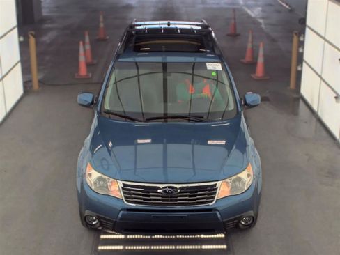 Used 2010 Subaru Forester 2.5X Limited AWD/4WD image 2