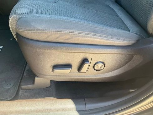 Used 2019 Hyundai Santa Fe SEL FWD image 6