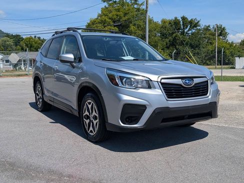 Used 2020 Subaru Forester Premium AWD/4WD image 6