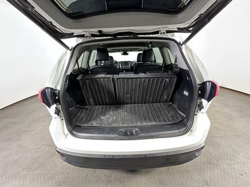 Used 2019 Toyota Highlander SE image 15