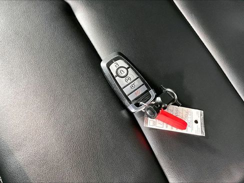 Used 2023 Ford Explorer XLT w/ Equipment Group 202A image 10