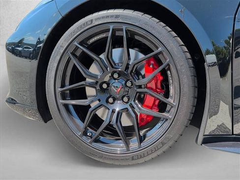 Used 2024 Chevrolet Corvette Z06 RWD image 7