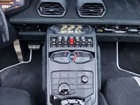 Used 2019 Lamborghini Huracan Performante image 31