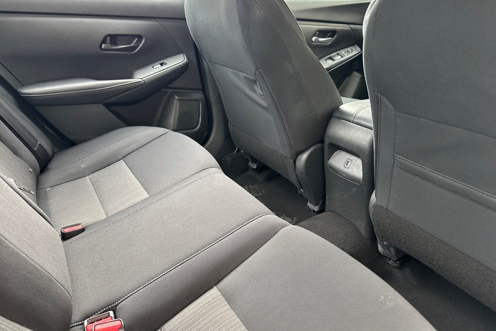 Used 2024 Nissan Sentra SV FWD image 30