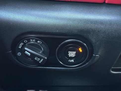 Used 2017 Maserati Levante Sport Utility 4D image 33