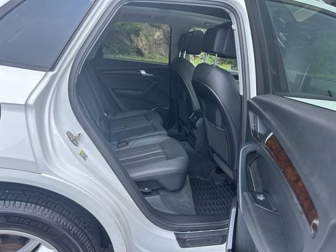 Used 2018 Audi Q5 2.0T Premium w/ Convenience Package AWD/4WD image 18