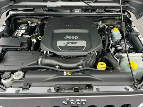 Used 2018 Jeep Wrangler Sport image 42