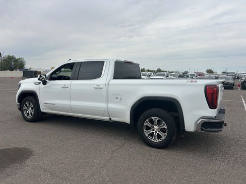 Used 2023 GMC Sierra 1500 SLE w/ X31 Off-Road Package AWD/4WD image 3