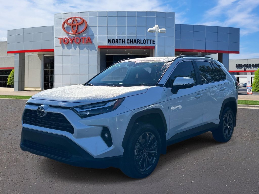 Used 2025 Toyota RAV4 XLE Premium w/ Weather Package AWD/4WD image 5