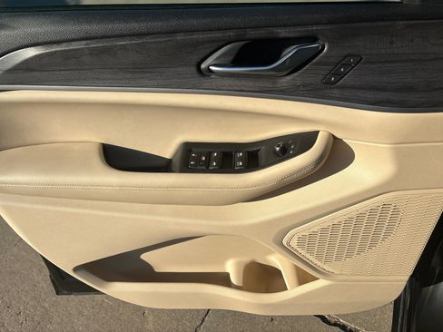 Used 2024 Jeep Grand Cherokee Limited image 13