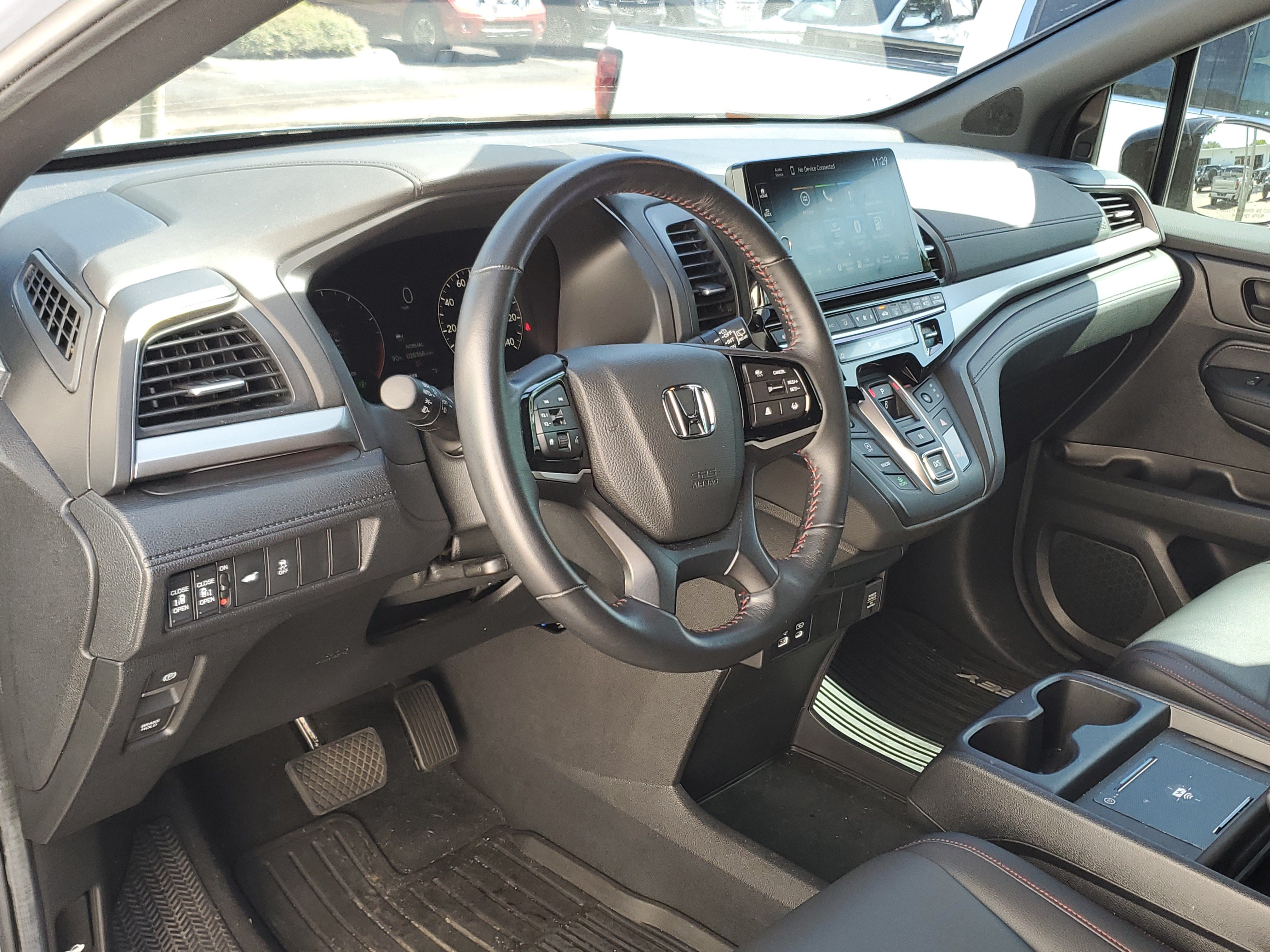 Used 2025 Honda Odyssey Sport-L image 10