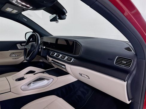 Used 2025 Mercedes-Benz GLE 450 4MATIC Coupe image 32