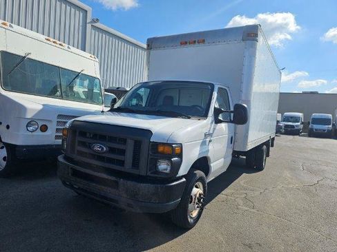 Used 2016 Ford E-350 and Econoline 350 Super Duty w/ Power Windows & Locks Group RWD image 2