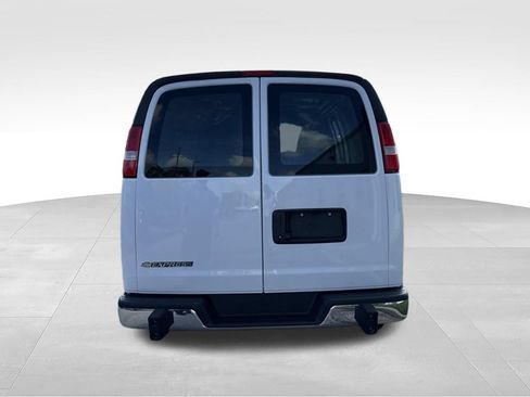 Used 2025 Chevrolet Express 2500 w/ Driver Convenience Package RWD image 4