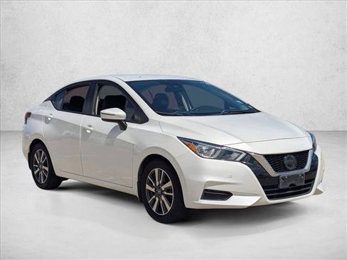 Used 2020 Nissan Versa SV FWD image 3