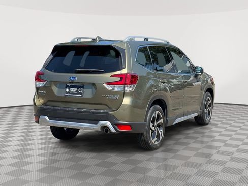 Used 2023 Subaru Forester Touring AWD/4WD image 4