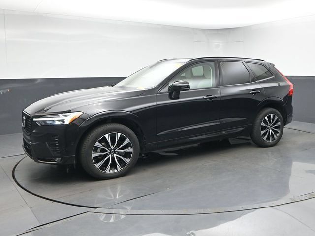 Used 2024 Volvo XC60 B5 Plus w/ Protection Package Premier AWD/4WD image 4