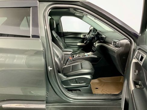 Used 2023 Ford Explorer XLT w/ Equipment Group 202A image 36