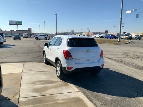 Used 2022 Chevrolet Trax LS w/ Tint and Cruise Package image 9