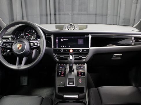 Used 2025 Porsche Macan image 22