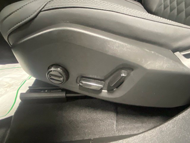 Certified 2026 Volvo XC90 B6 Plus AWD/4WD image 12