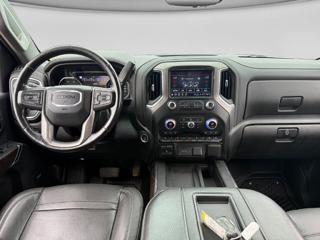 Used 2022 GMC Sierra 2500 Denali w/ Denali Black Diamond Edition AWD/4WD image 24