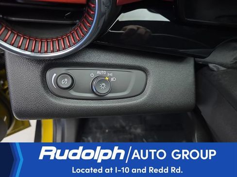 Used 2025 Chevrolet Trax RS w/ Sunroof Package FWD image 12
