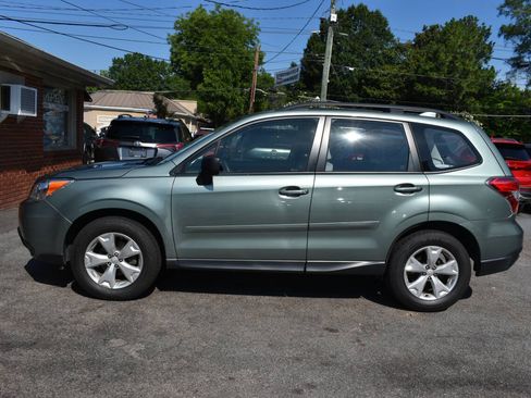 Used 2016 Subaru Forester 2.5i w/ Popular Package #1 AWD/4WD image 3