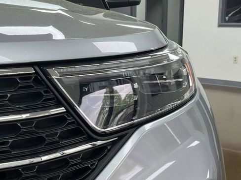 Used 2022 Ford Explorer XLT AWD/4WD image 11