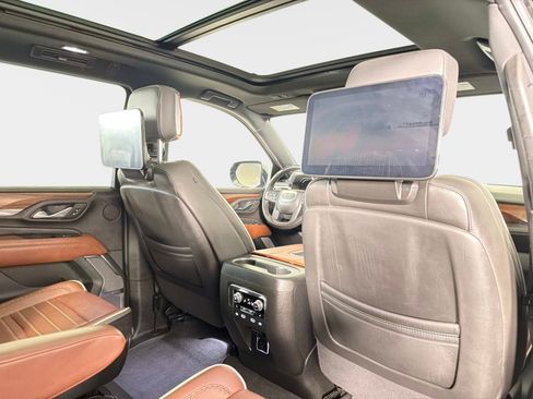 Used 2024 GMC Yukon XL Denali Ultimate AWD/4WD image 32